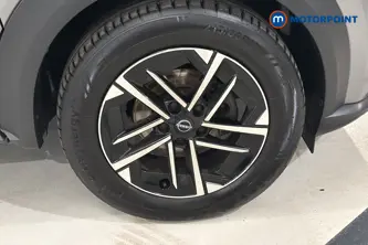 Nissan Juke N-Connecta Automatic Petrol SUV - Stock Number (1642452) - 47th supplementary image