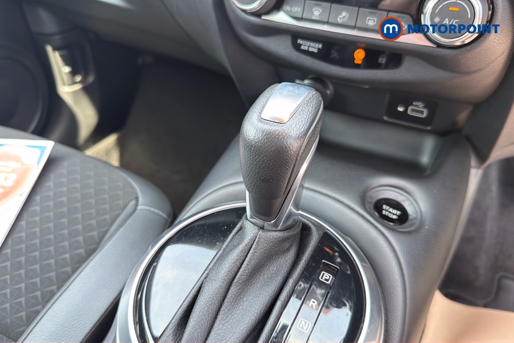 Nissan Juke N-Connecta Automatic Petrol-Electric Hybrid SUV - Stock Number (1611952) - 15th supplementary image