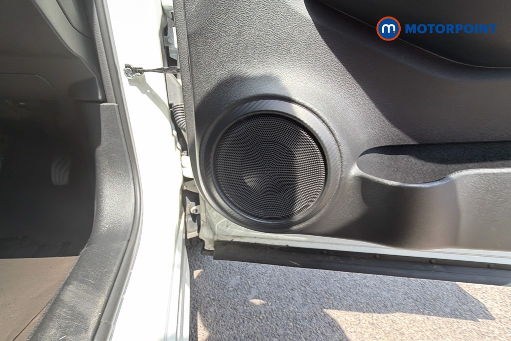Nissan Juke N-Connecta Automatic Petrol-Electric Hybrid SUV - Stock Number (1611952) - 21st supplementary image