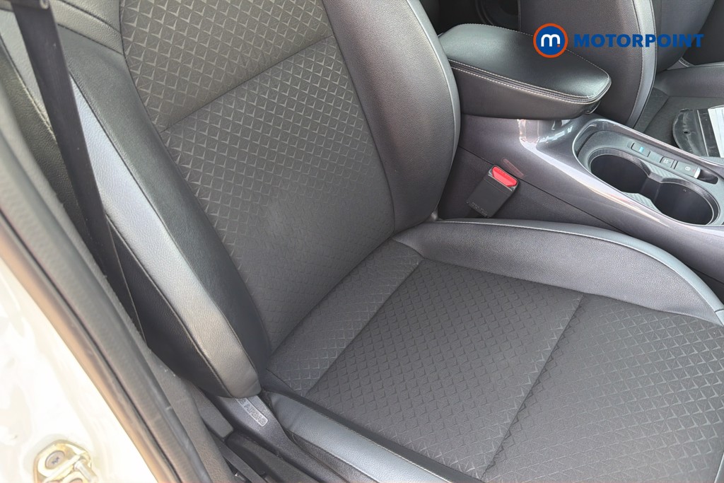 Nissan Juke N-Connecta Automatic Petrol-Electric Hybrid SUV - Stock Number (1611952) - 22nd supplementary image