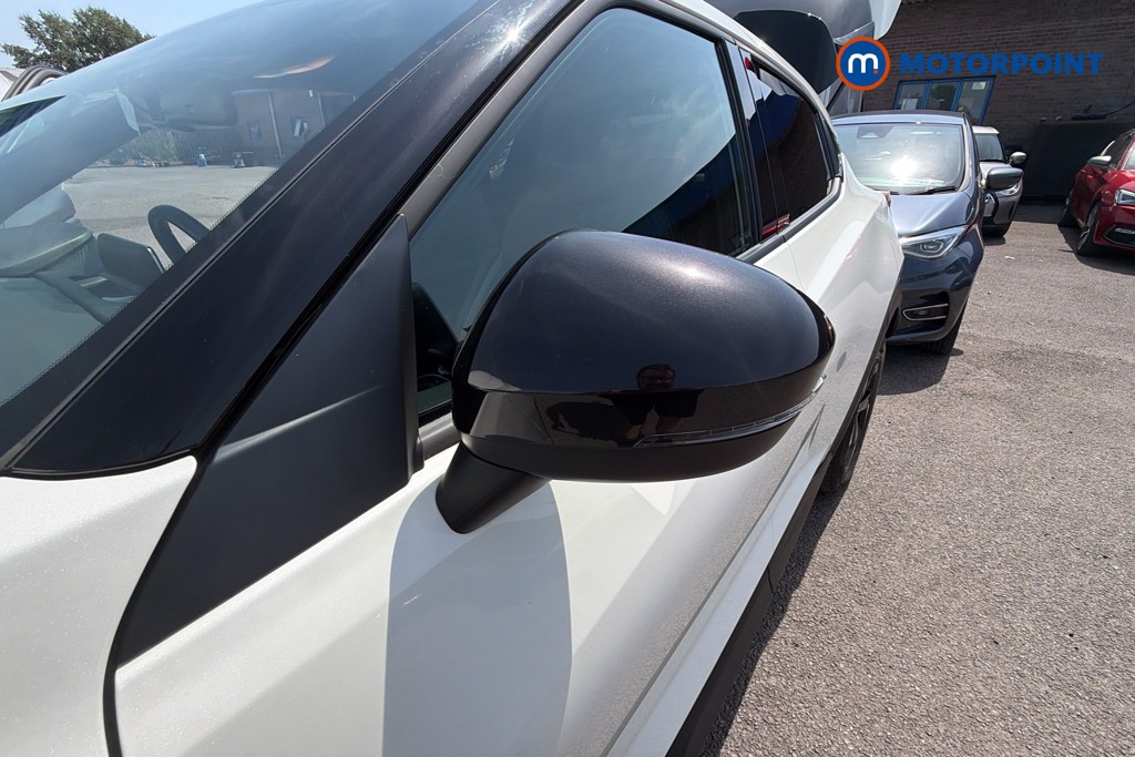 Nissan Juke N-Connecta Automatic Petrol-Electric Hybrid SUV - Stock Number (1611952) - 43rd supplementary image