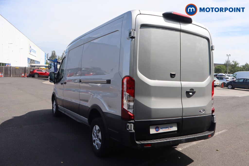Ford Transit Limited Automatic Diesel Medium Roof Van - Stock Number (1632796) - 4th supplementary image