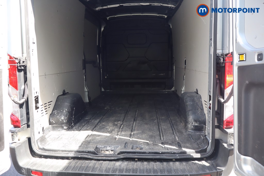Ford Transit Limited Automatic Diesel Medium Roof Van - Stock Number (1632796) - 8th supplementary image