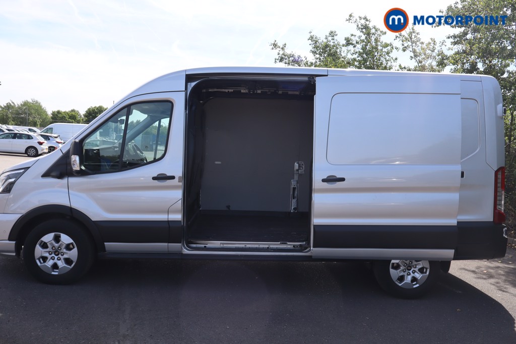 Ford Transit Limited Automatic Diesel Medium Roof Van - Stock Number (1632796) - 1st supplementary image