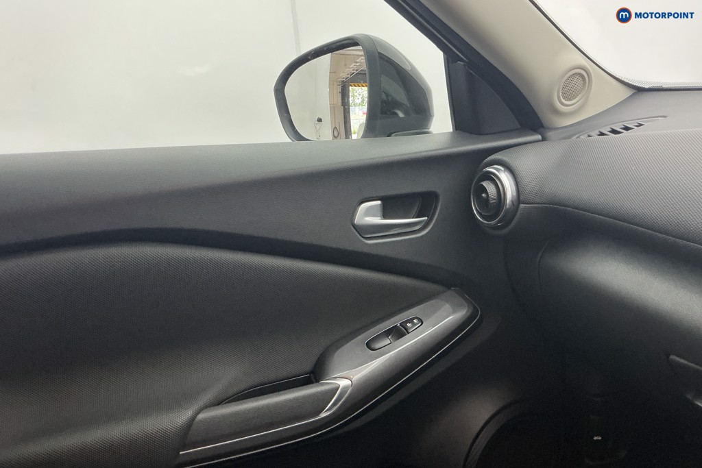 Nissan Juke Acenta Manual Petrol SUV - Stock Number (1635146) - 20th supplementary image