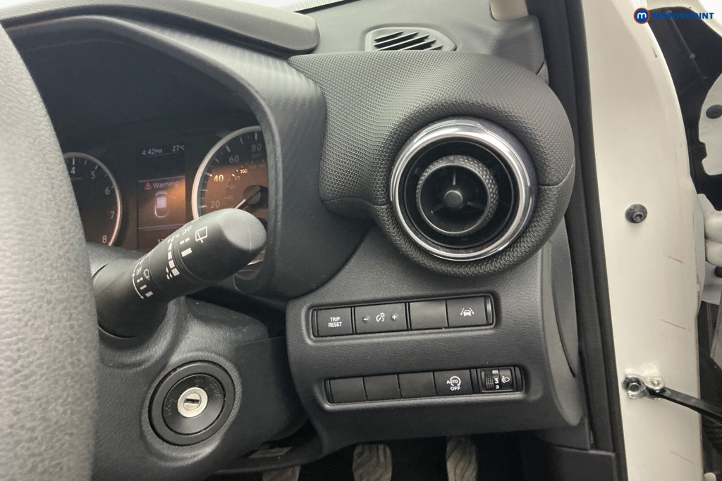 Nissan Juke Acenta Manual Petrol SUV - Stock Number (1635146) - 23rd supplementary image