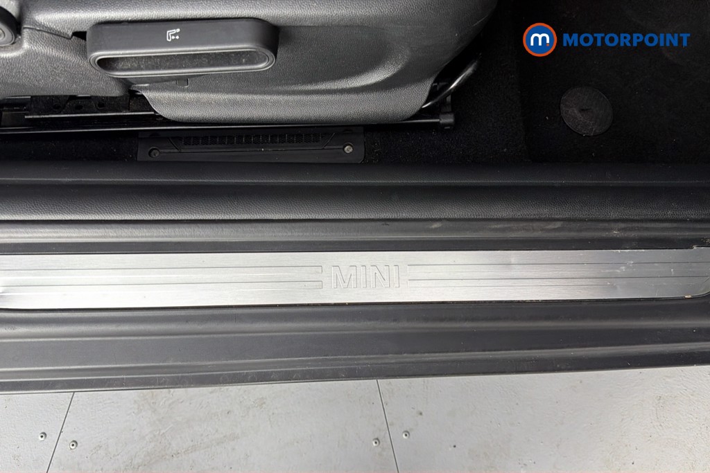 Mini Hatchback Cooper Manual Petrol Hatchback - Stock Number (1638154) - 27th supplementary image