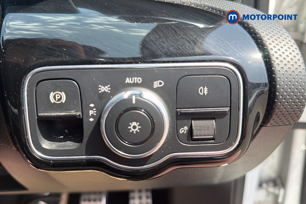 Mercedes-Benz A Class Amg Line Manual Petrol Hatchback - Stock Number (1640801) - 18th supplementary image