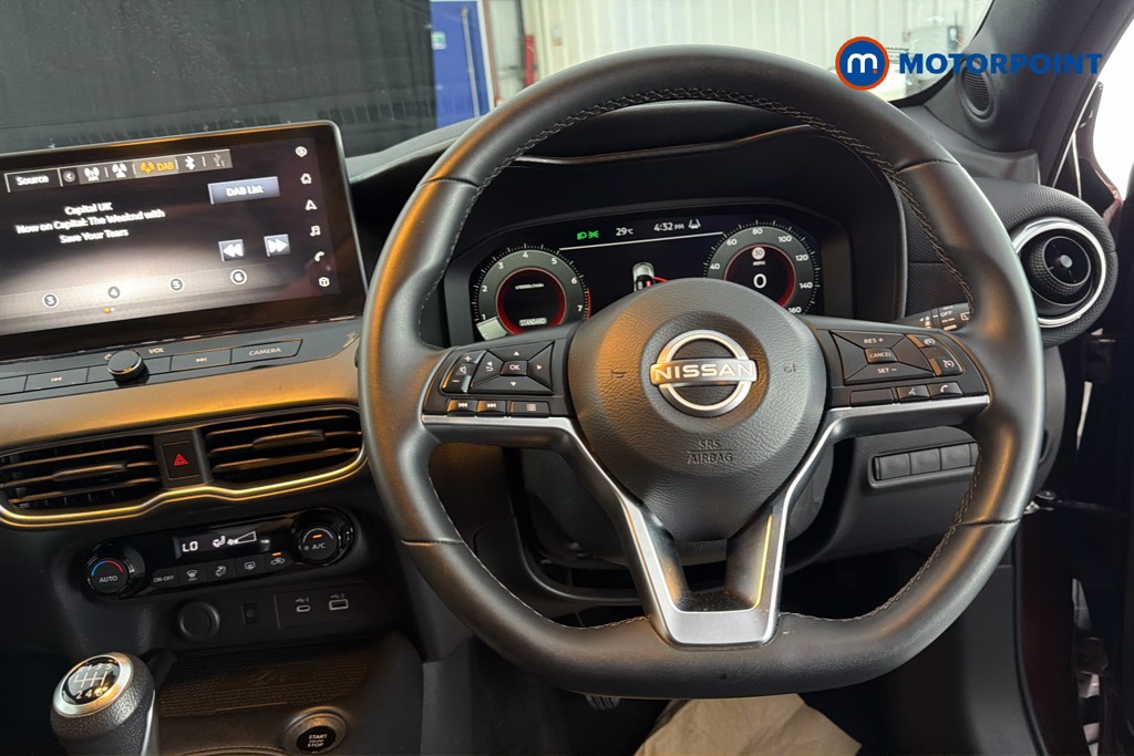 Nissan Juke N-Connecta Manual Petrol SUV - Stock Number (1642473) - 2nd supplementary image