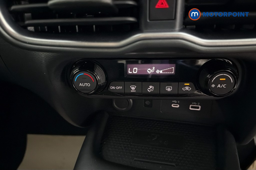 Nissan Juke N-Connecta Manual Petrol SUV - Stock Number (1642473) - 12th supplementary image