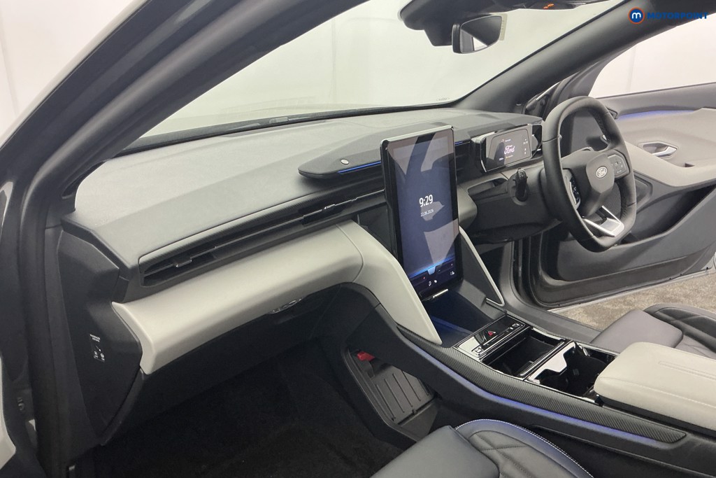 Ford Explorer Premium Automatic Electric SUV - Stock Number (1643682) - 9th supplementary image