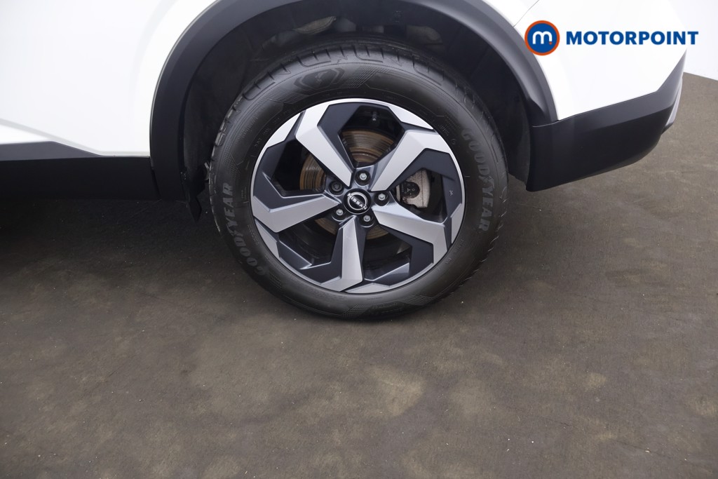 Nissan Qashqai N-Connecta Automatic Petrol-Electric Hybrid SUV - Stock Number (1644523) - 23rd supplementary image