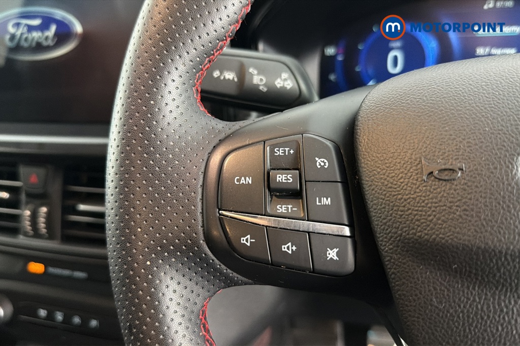Ford Focus St-Line X Manual Petrol Hatchback - Stock Number (1646166) - 4th supplementary image
