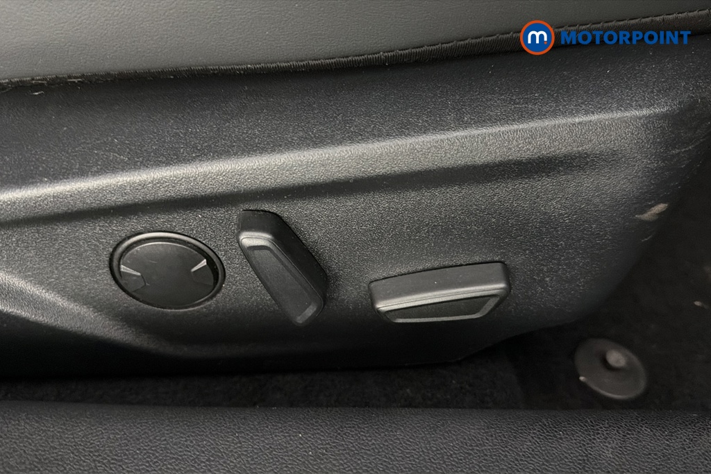Ford Focus St-Line X Manual Petrol Hatchback - Stock Number (1646166) - 23rd supplementary image