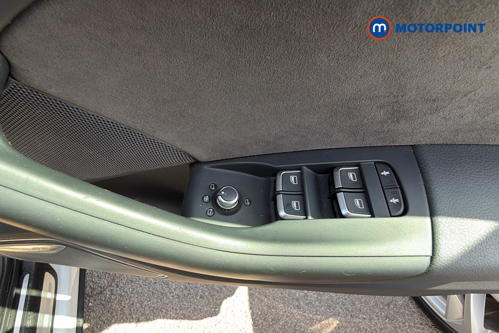 Audi Q3 Black Edition Manual Petrol SUV - Stock Number (1649133) - 20th supplementary image