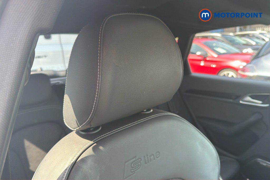 Audi Q3 Black Edition Manual Petrol SUV - Stock Number (1649133) - 23rd supplementary image