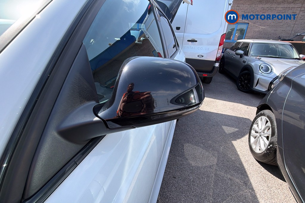 Audi Q3 Black Edition Manual Petrol SUV - Stock Number (1649133) - 43rd supplementary image
