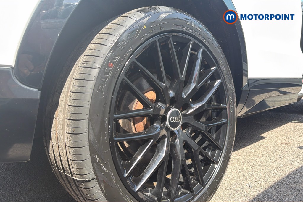 Audi Q3 Black Edition Manual Petrol SUV - Stock Number (1649133) - 49th supplementary image