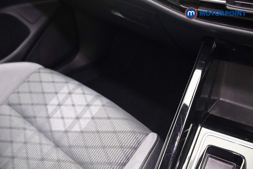 Volkswagen Golf R-Line Automatic Petrol Hatchback - Stock Number (1650434) - 12th supplementary image