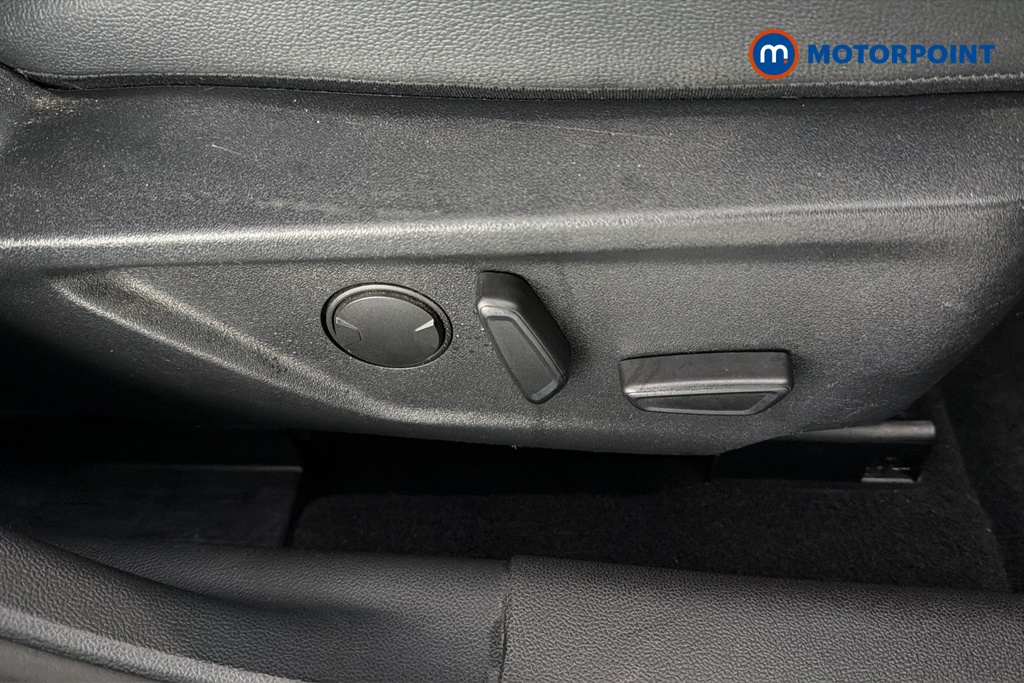 Ford Focus Titanium X Automatic Diesel Hatchback - Stock Number (1650728) - 23rd supplementary image