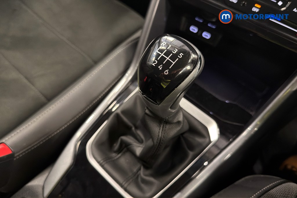 Volkswagen T-Roc Style Manual Petrol SUV - Stock Number (1651033) - 15th supplementary image