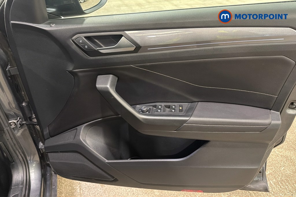 Volkswagen T-Roc Style Manual Petrol SUV - Stock Number (1651033) - 19th supplementary image