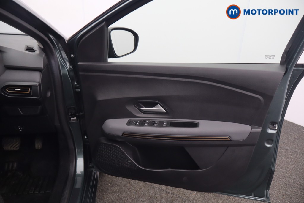 Dacia Jogger Extreme Automatic Petrol-Electric Hybrid People Carrier - Stock Number (1651758) - 11th supplementary image