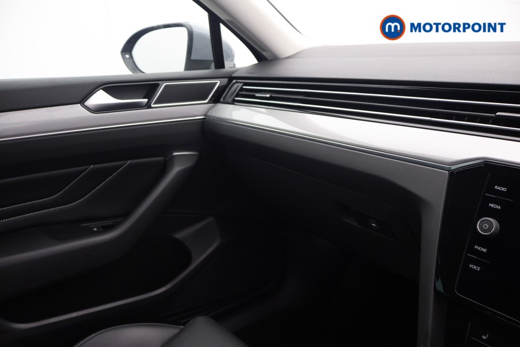 Volkswagen Passat GTE Automatic Petrol Plug-In Hybrid Saloon - Stock Number (1652786) - 10th supplementary image