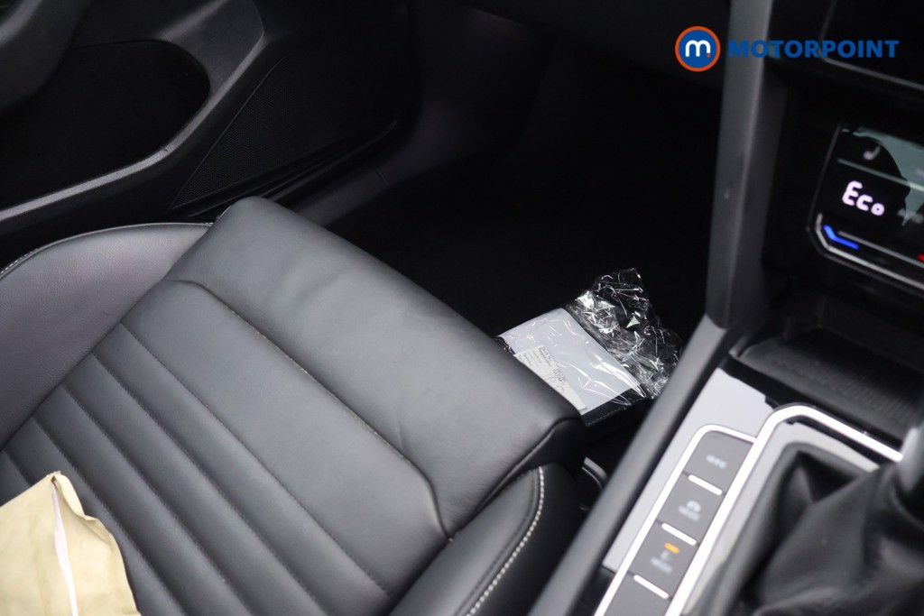 Volkswagen Passat GTE Automatic Petrol Plug-In Hybrid Saloon - Stock Number (1652786) - 12th supplementary image