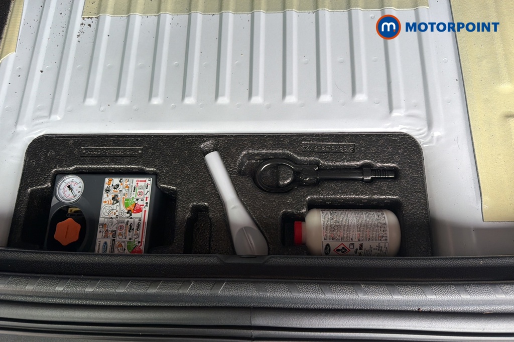 Ford Ecosport Titanium Manual Petrol SUV - Stock Number (1653524) - 33rd supplementary image