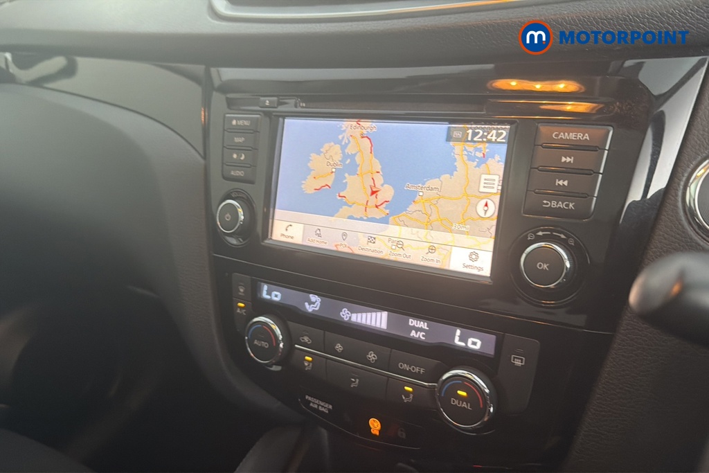 Nissan Qashqai N-Connecta Manual Petrol SUV - Stock Number (1653949) - 9th supplementary image