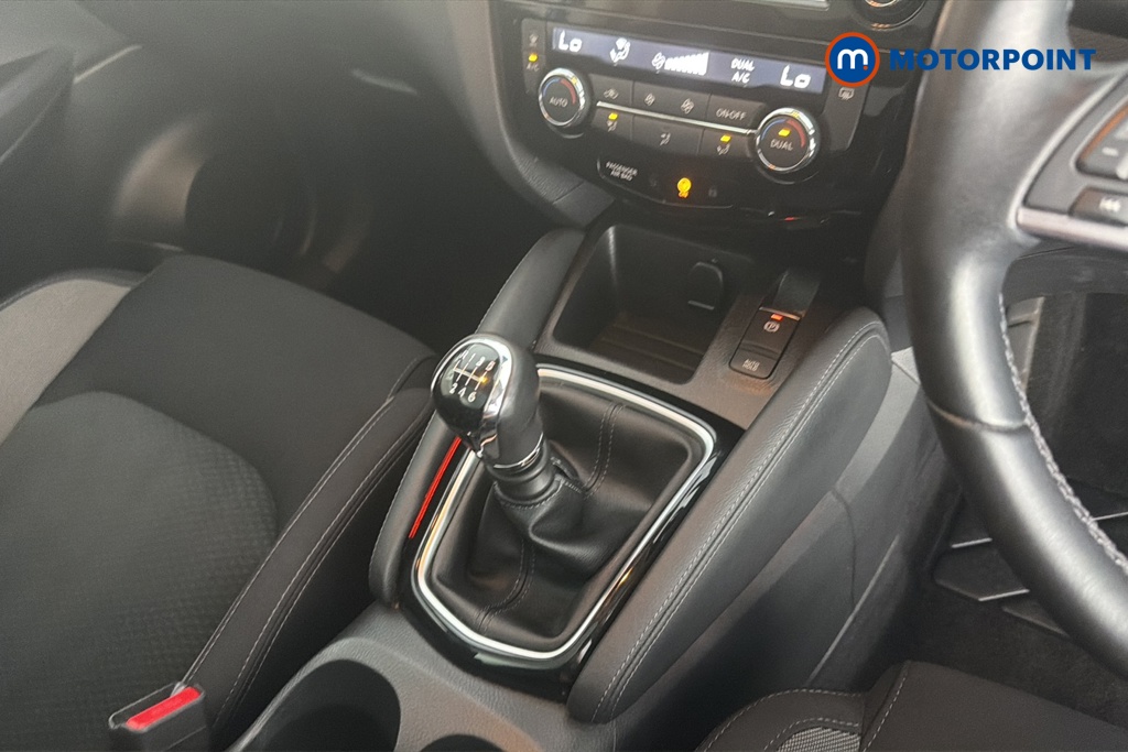 Nissan Qashqai N-Connecta Manual Petrol SUV - Stock Number (1653949) - 15th supplementary image