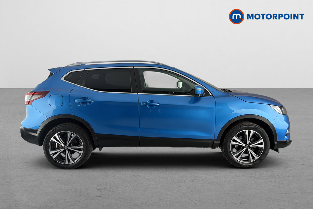 Nissan Qashqai N-Connecta Manual Petrol SUV - Stock Number (1653949) - Passenger side