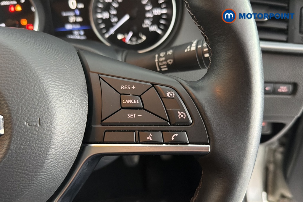 Nissan Qashqai N-Connecta Manual Petrol SUV - Stock Number (1653950) - 3rd supplementary image