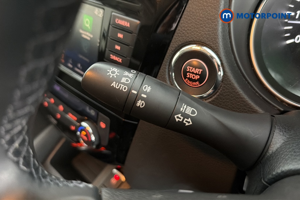 Nissan Qashqai N-Connecta Manual Petrol SUV - Stock Number (1653950) - 5th supplementary image
