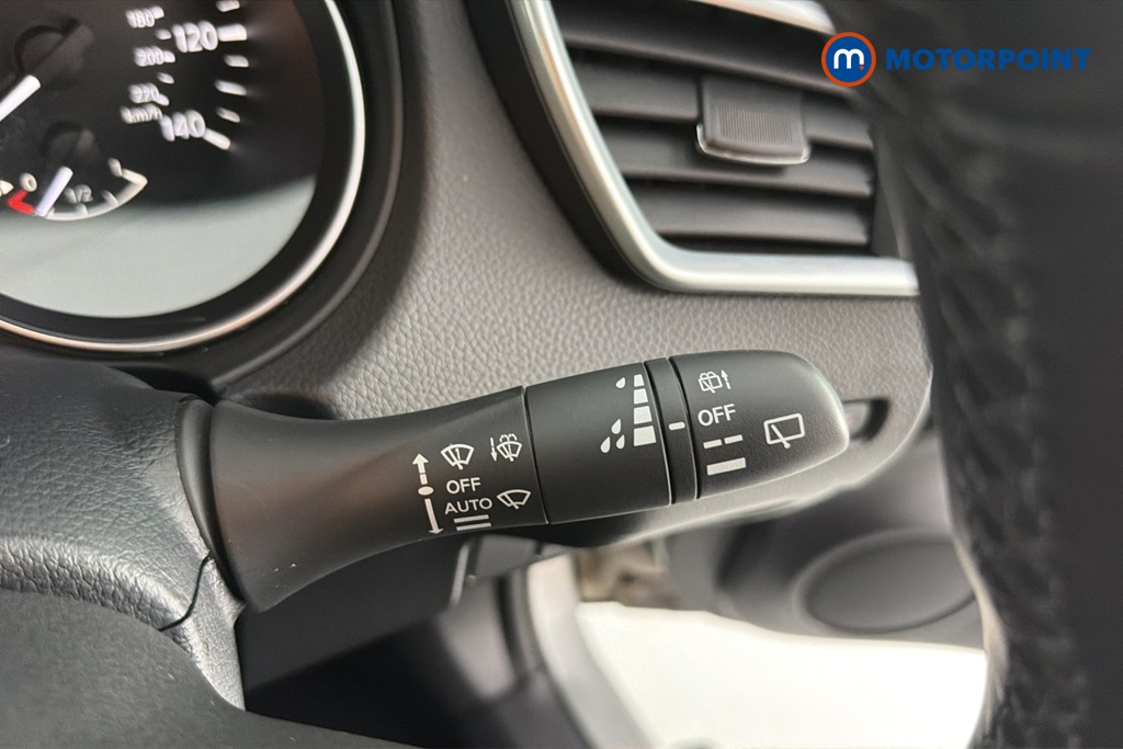 Nissan Qashqai N-Connecta Manual Petrol SUV - Stock Number (1653950) - 6th supplementary image