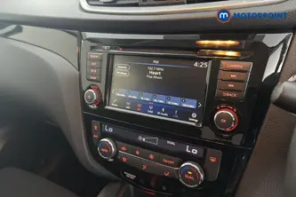 Nissan Qashqai N-Connecta Manual Petrol SUV - Stock Number (1653950) - 8th supplementary image