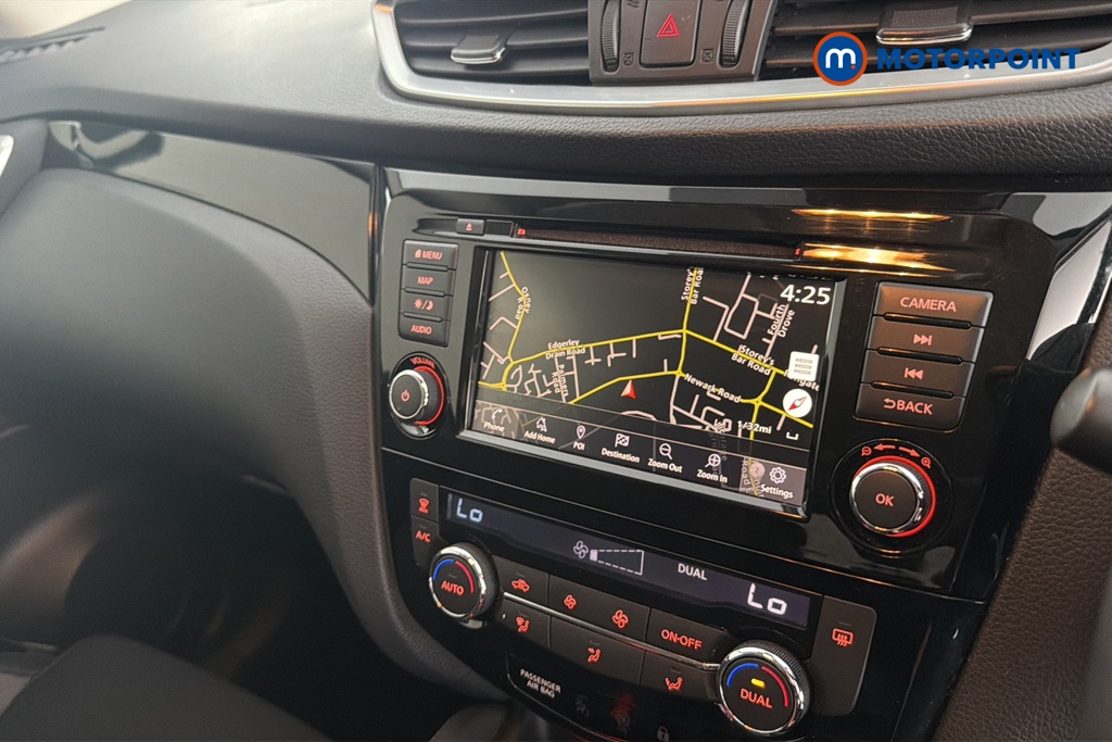 Nissan Qashqai N-Connecta Manual Petrol SUV - Stock Number (1653950) - 9th supplementary image