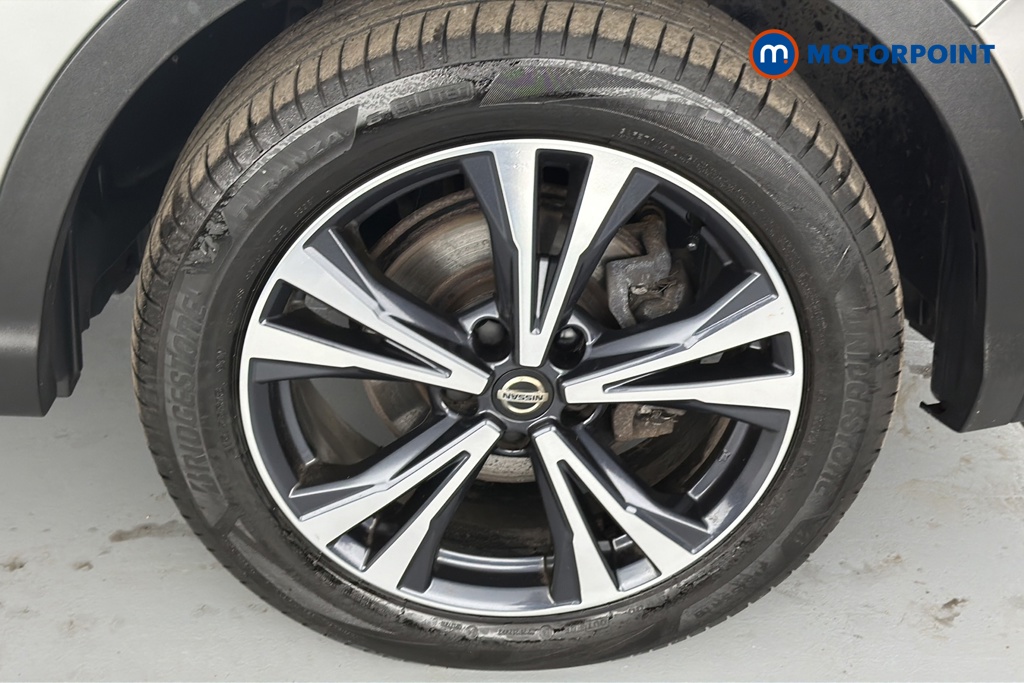 Nissan Qashqai N-Connecta Manual Petrol SUV - Stock Number (1653950) - 47th supplementary image