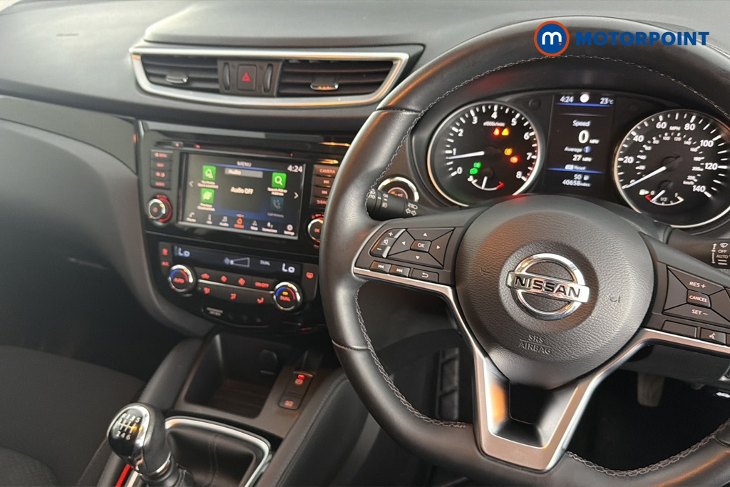 Nissan Qashqai N-Connecta Manual Petrol SUV - Stock Number (1653950) - 1st supplementary image