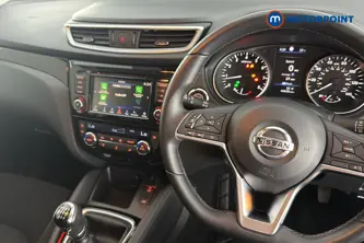 Nissan Qashqai N-Connecta Manual Petrol SUV - Stock Number (1653950) - 1st supplementary image