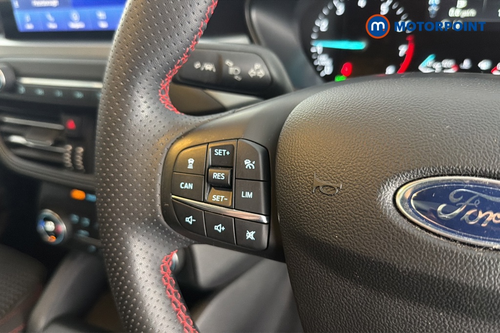 Ford Focus St-Line Style Manual Petrol Hatchback - Stock Number (1654838) - 4th supplementary image