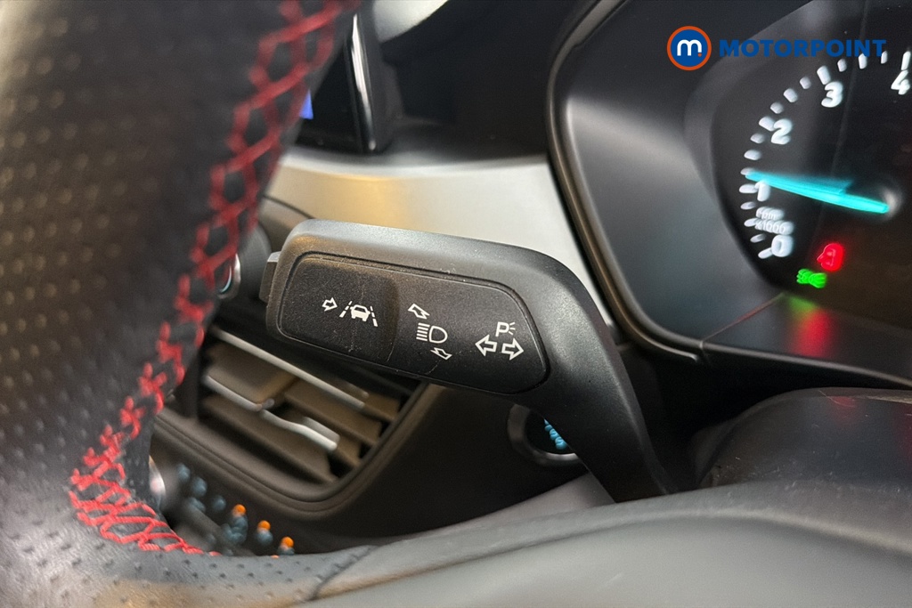 Ford Focus St-Line Style Manual Petrol Hatchback - Stock Number (1654838) - 5th supplementary image