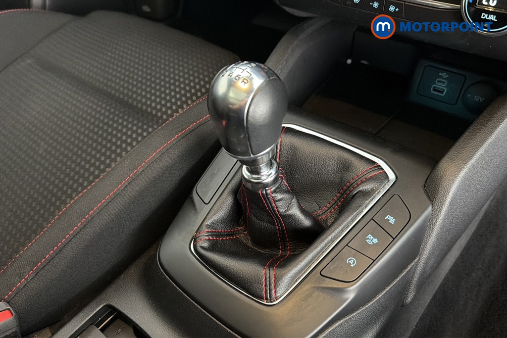 Ford Focus St-Line Style Manual Petrol Hatchback - Stock Number (1654838) - 15th supplementary image