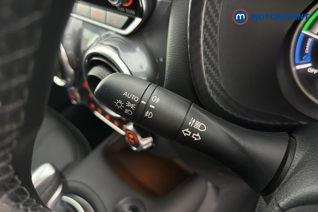 Nissan Juke Tekna Automatic Petrol-Electric Hybrid SUV - Stock Number (1654839) - 5th supplementary image