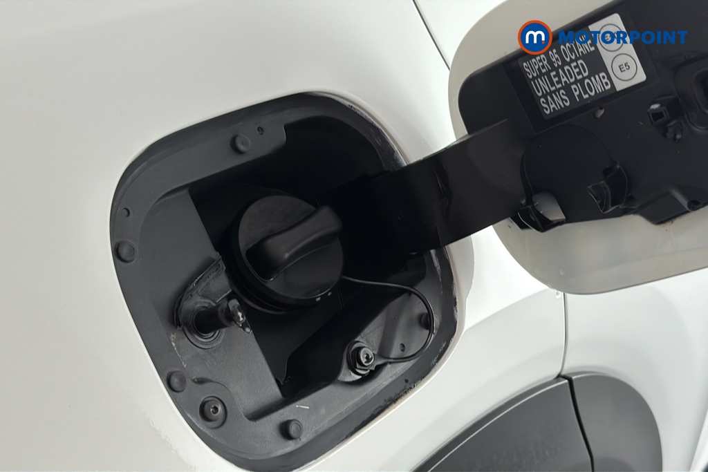 Nissan Juke Tekna Automatic Petrol-Electric Hybrid SUV - Stock Number (1654839) - 41st supplementary image