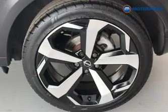 Nissan Juke Tekna Automatic Petrol-Electric Hybrid SUV - Stock Number (1654839) - 45th supplementary image