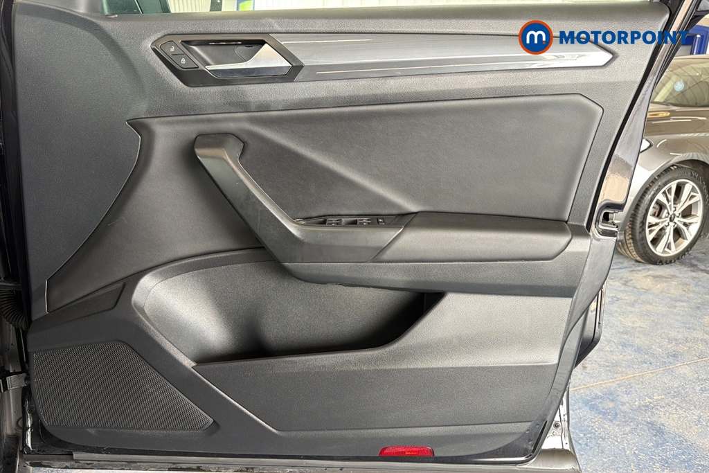 Volkswagen T-Roc R-Line Automatic Diesel SUV - Stock Number (1655022) - 18th supplementary image