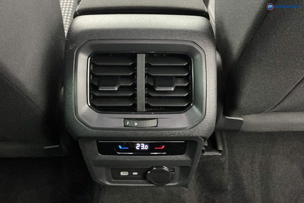 Volkswagen Tiguan Active Manual Petrol SUV - Stock Number (1586380) - 10th supplementary image