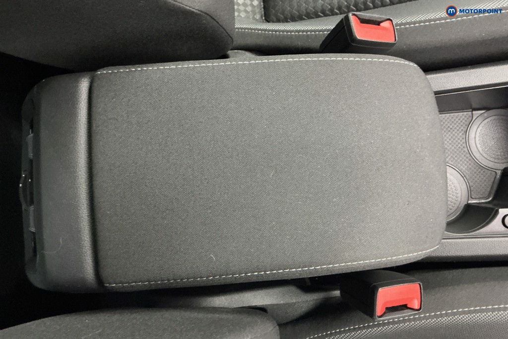 Volkswagen Tiguan Active Manual Petrol SUV - Stock Number (1586380) - 13th supplementary image